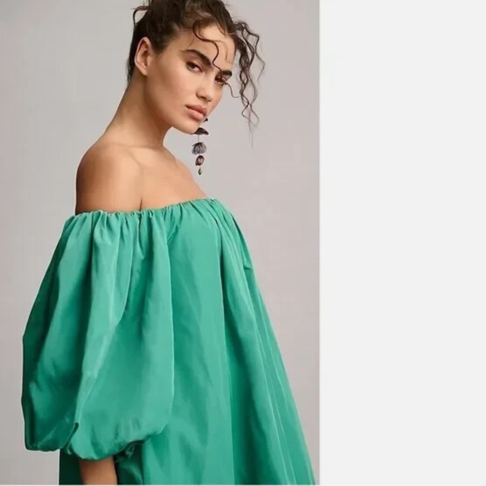Off-Shoulder Green Strapless Dress